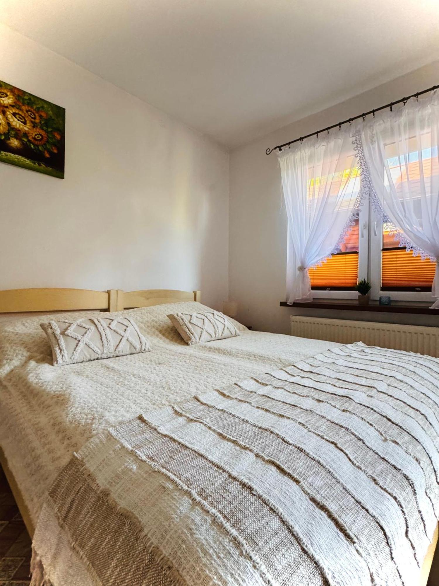 Pokoje Goscinne U Sary Darlowo Bagian luar foto